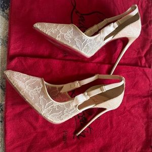 39.5 Authentic Christian Louboutin Satin Chantilly Lace Hot Jeanbi 100 Nude